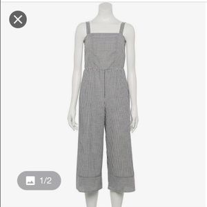 Casual, comfortable and cute! Great for any day, any occasion!